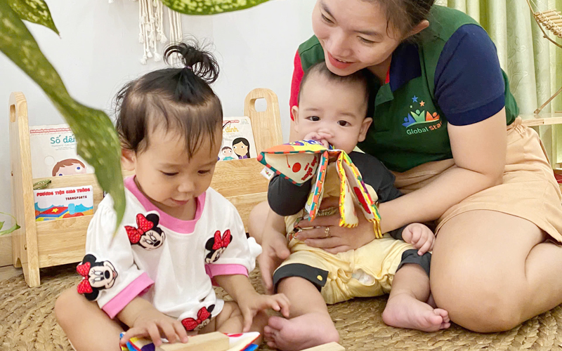 Khuôn viên ngoài trời mầm non theo giờ